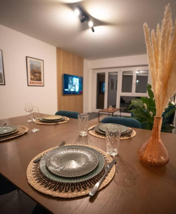 Appartement Spacieux Au Centre De La Gruyere Broc Luaran gambar